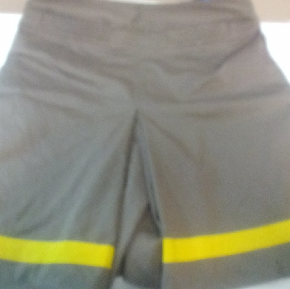 Nike Golf Shorts, Size 4, Olive with Yellow Strips